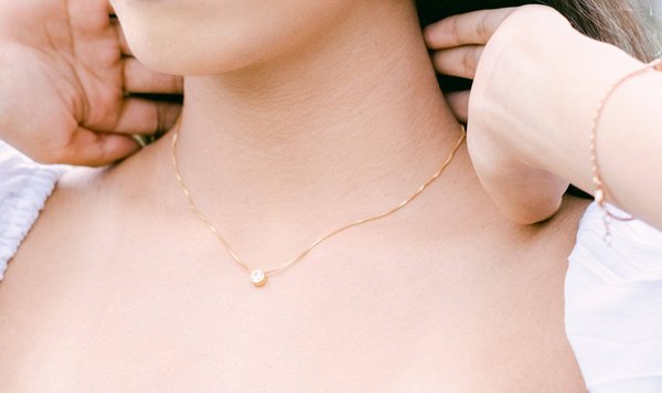 Offrez un collier personnalisé en or : le cadeau parfait pour marquer les esprits